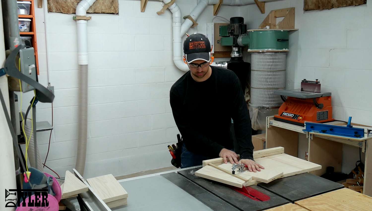 cross cuts on the table saw sled